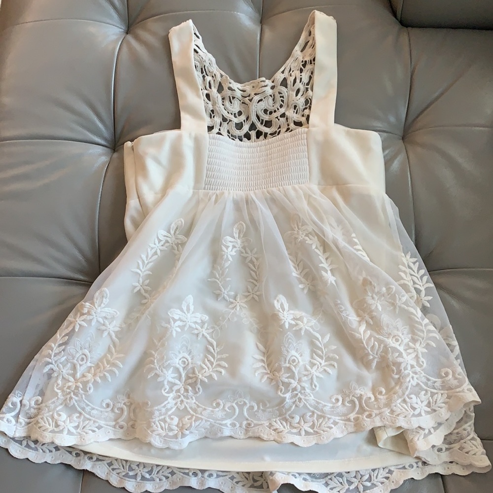 Boston Proper
Crochet Lace Cream Top - Picture 11 of 13